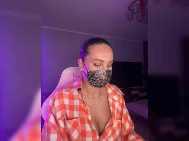 QWEENII webcam