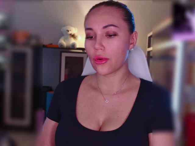QWEENII webcam