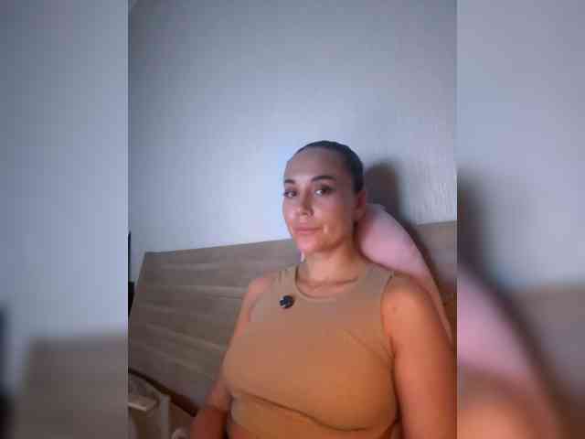 QWEENII webcam