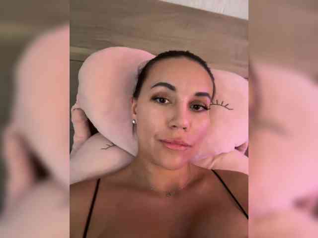 QWEENII webcam