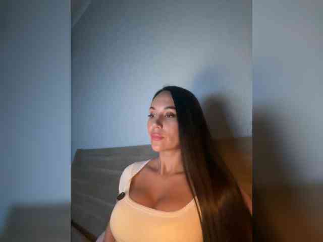 QWEENII webcam