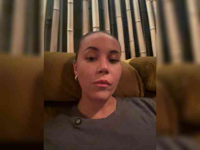 QWEENII webcam