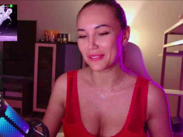 QWEENII webcam