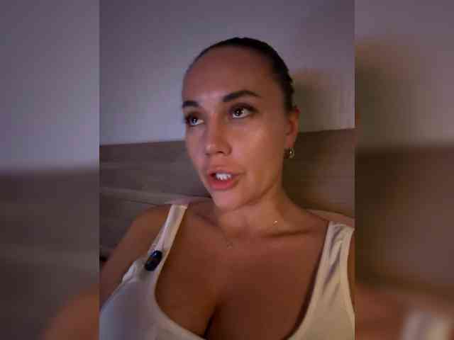 QWEENII webcam