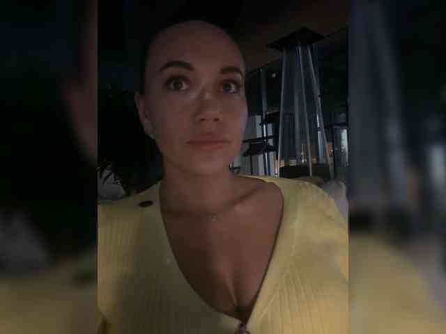 QWEENII webcam