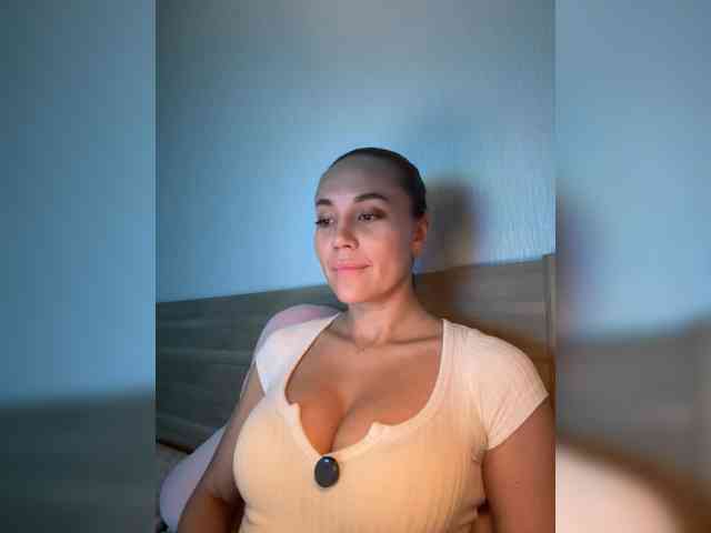 QWEENII webcam