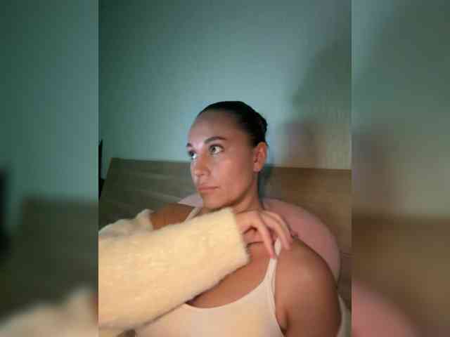 QWEENII webcam