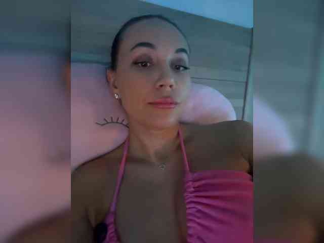 QWEENII webcam