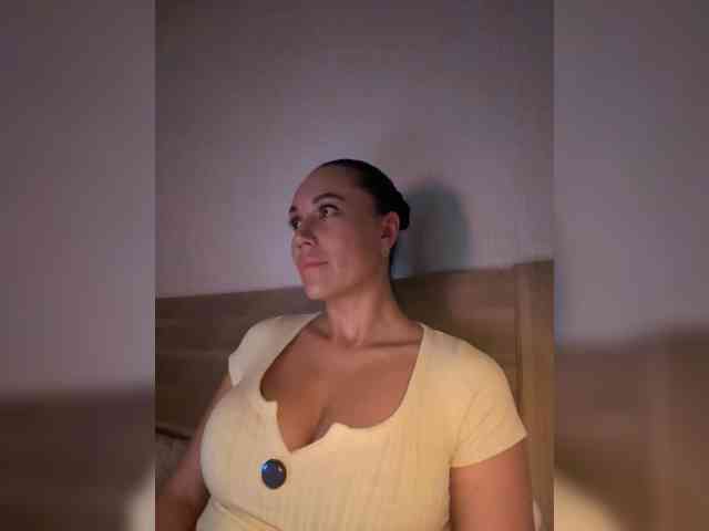 QWEENII webcam