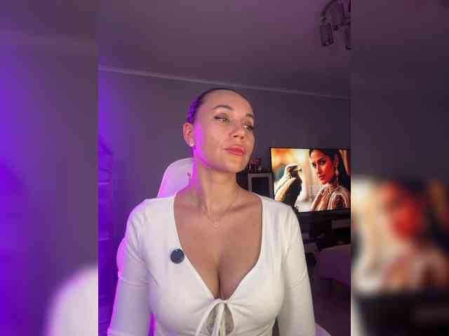 QWEENII webcam