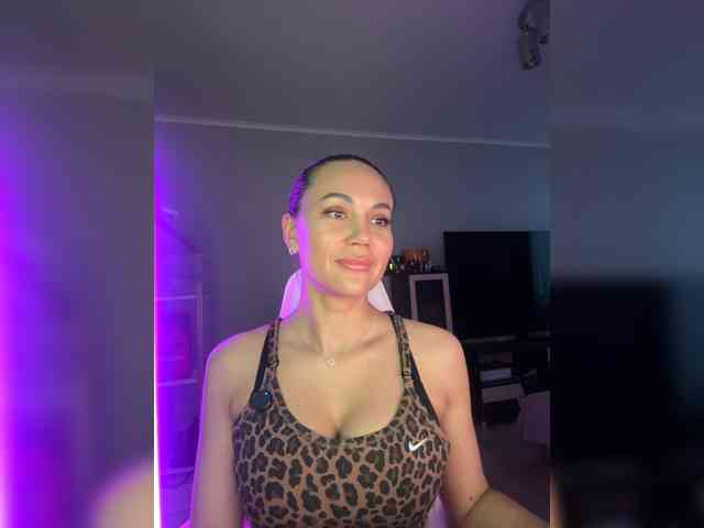 QWEENII webcam