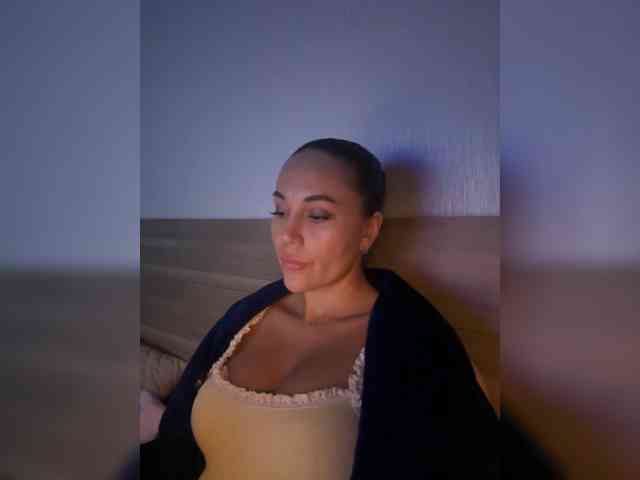 QWEENII webcam