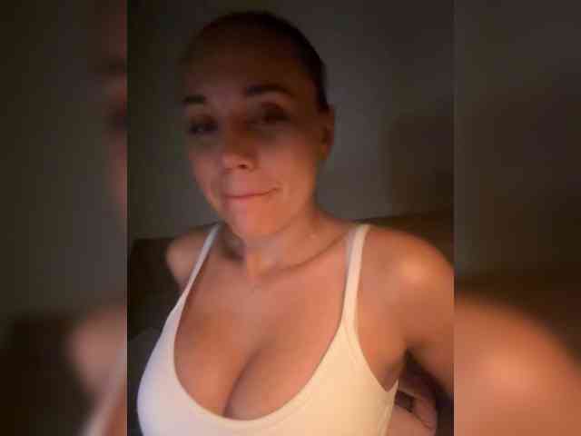 QWEENII Sex Cam Show