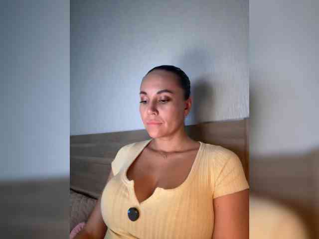 QWEENII webcam