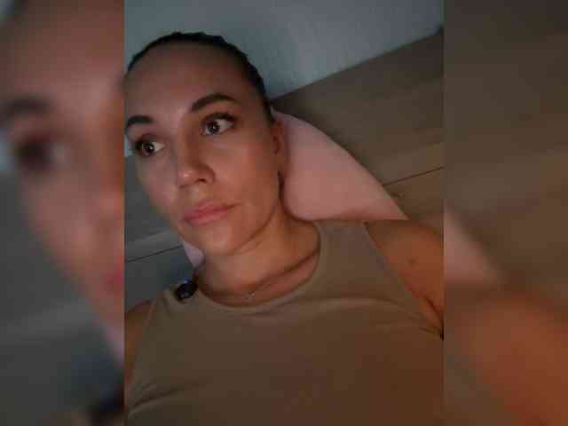QWEENII webcam