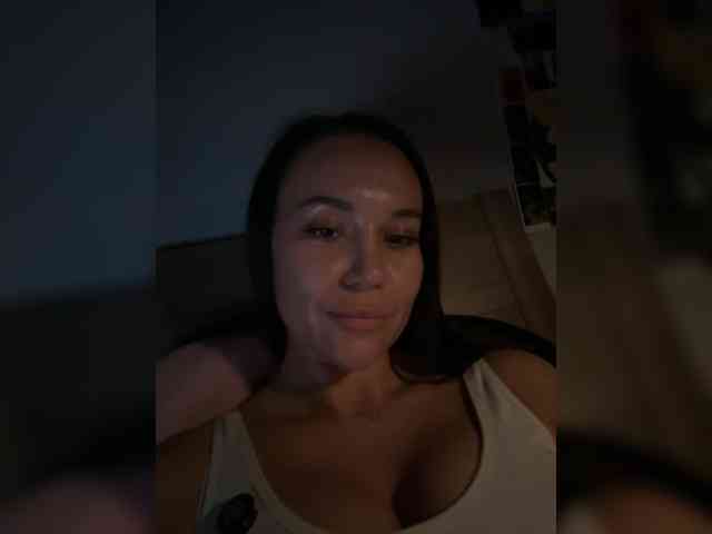 QWEENII webcam
