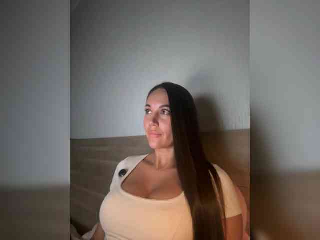 QWEENII webcam