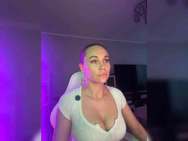 QWEENII webcam
