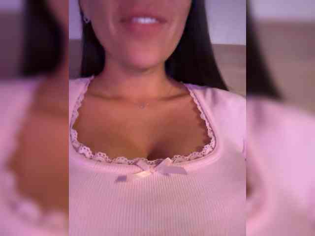 QWEENII webcam
