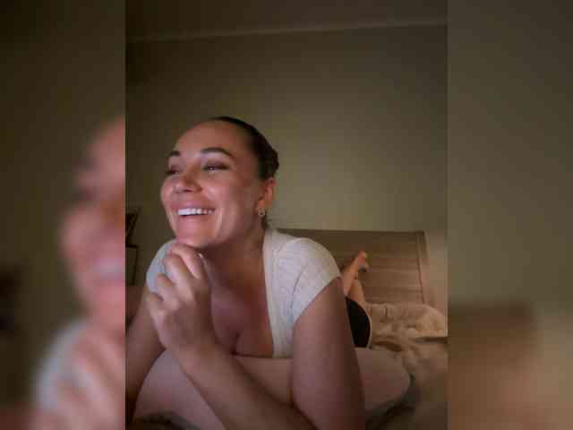QWEENII webcam