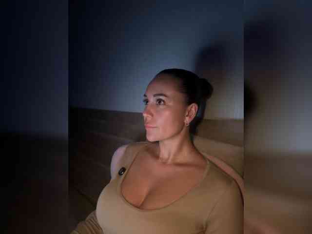 QWEENII webcam