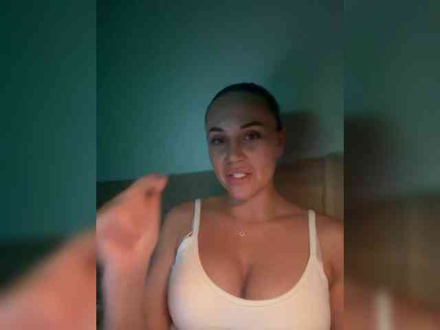 QWEENII webcam