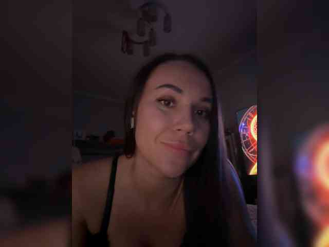 QWEENII webcam