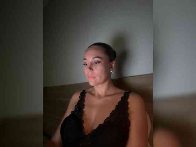 QWEENII webcam