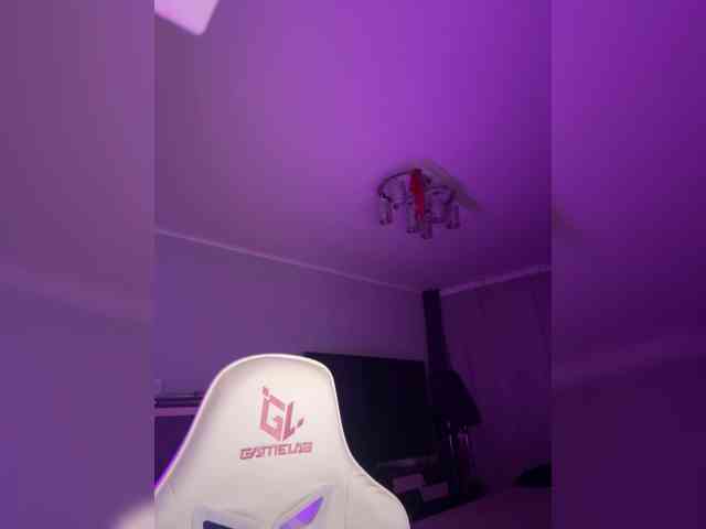 QWEENII webcam