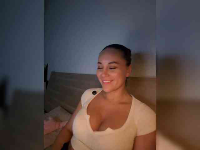 QWEENII webcam