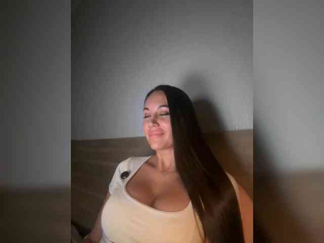 QWEENII webcam