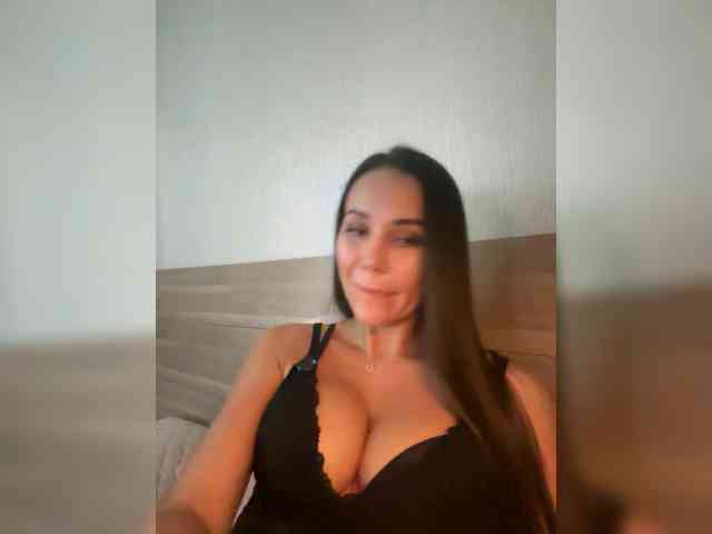 QWEENII webcam