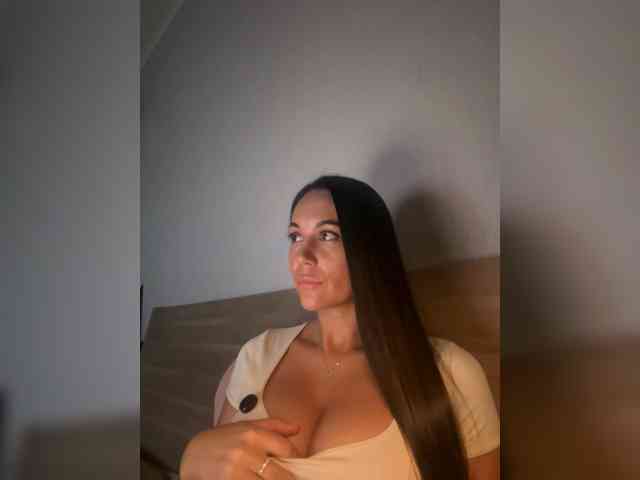 QWEENII webcam