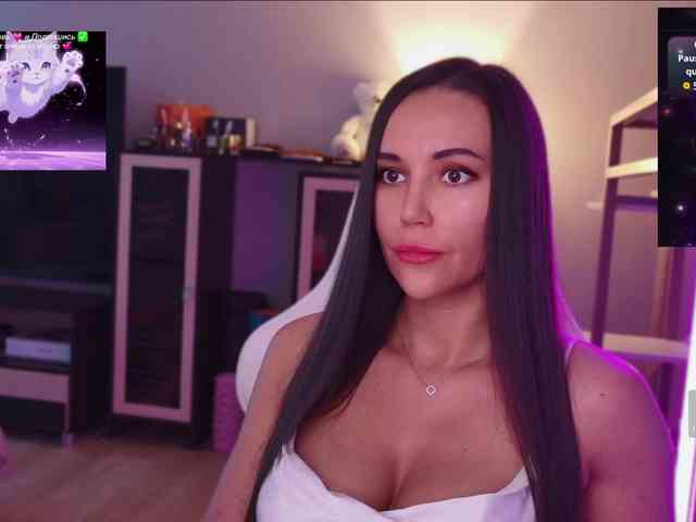 QWEENII webcam