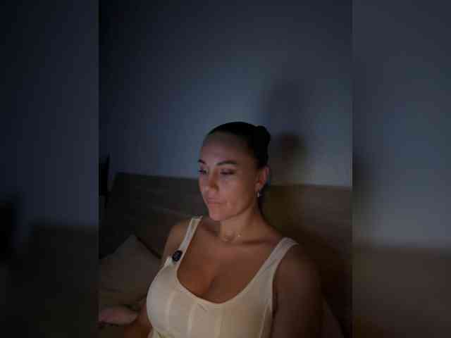 QWEENII webcam