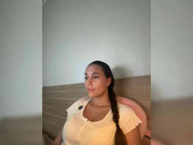 QWEENII webcam