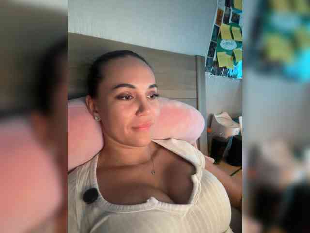 QWEENII webcam