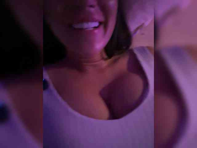 QWEENII webcam
