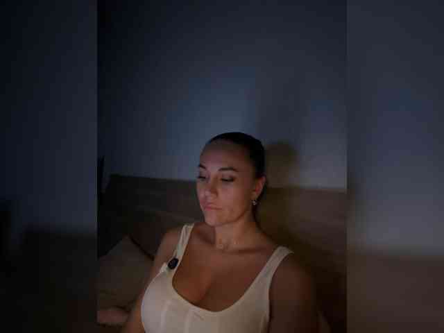 QWEENII webcam