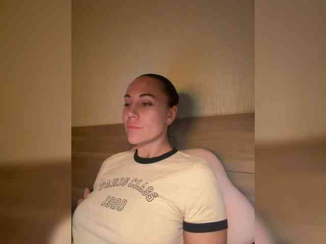 QWEENII webcam