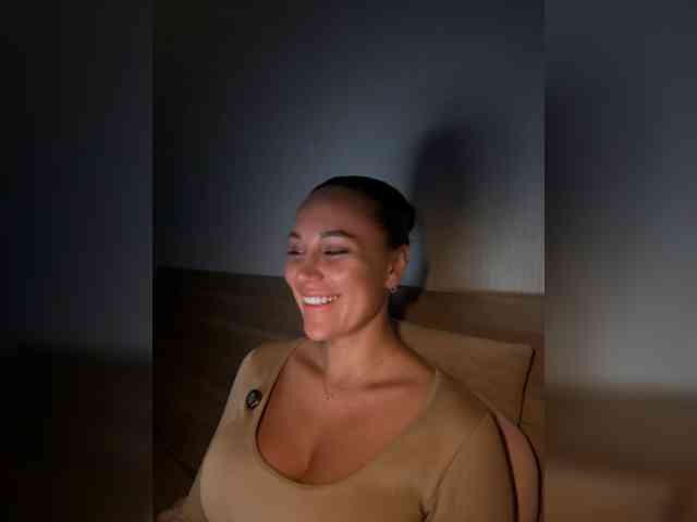 QWEENII webcam