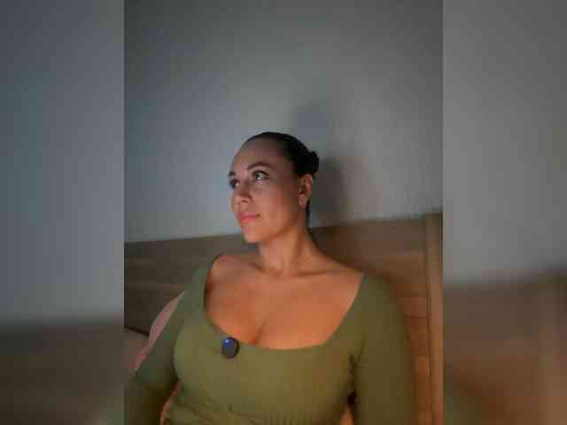 QWEENII webcam