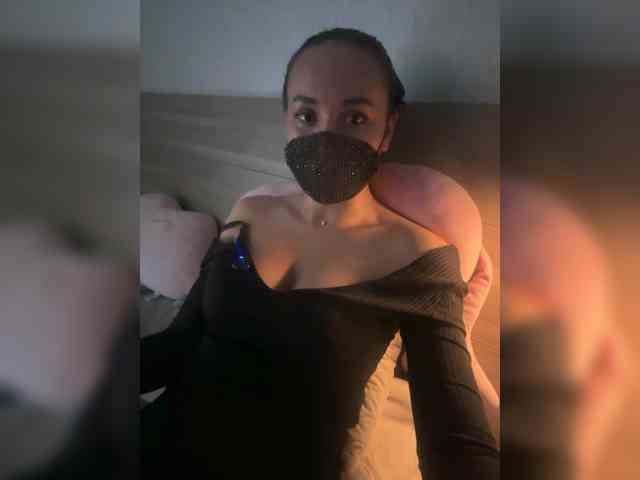 QWEENII webcam
