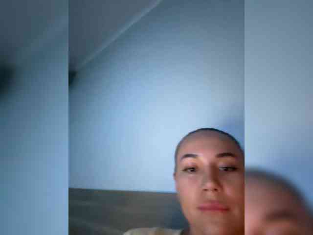 QWEENII webcam