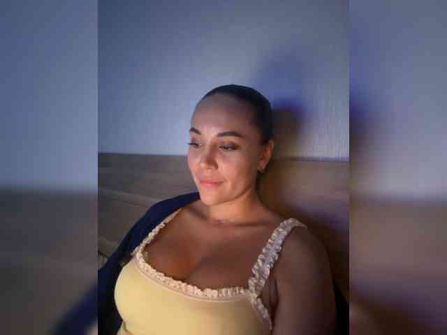 QWEENII webcam