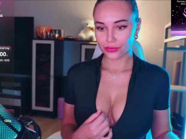 QWEENII webcam