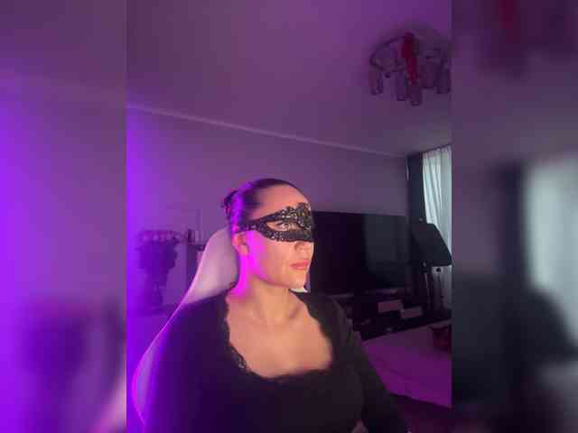 QWEENII webcam