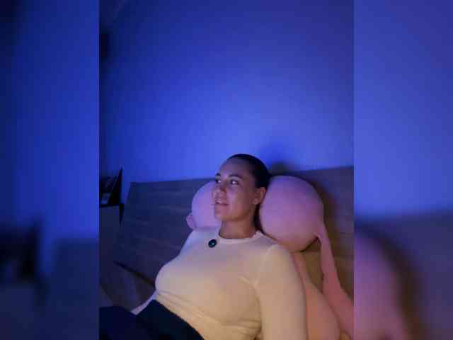 QWEENII webcam