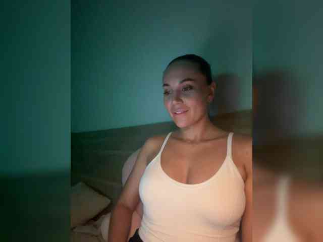 QWEENII webcam