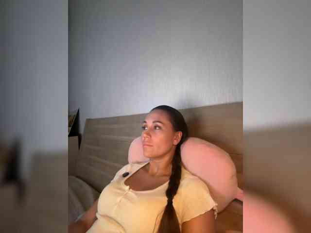 QWEENII webcam